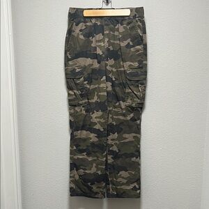 Children’s Place Camouflage Cargo Pants Size 14 Husky